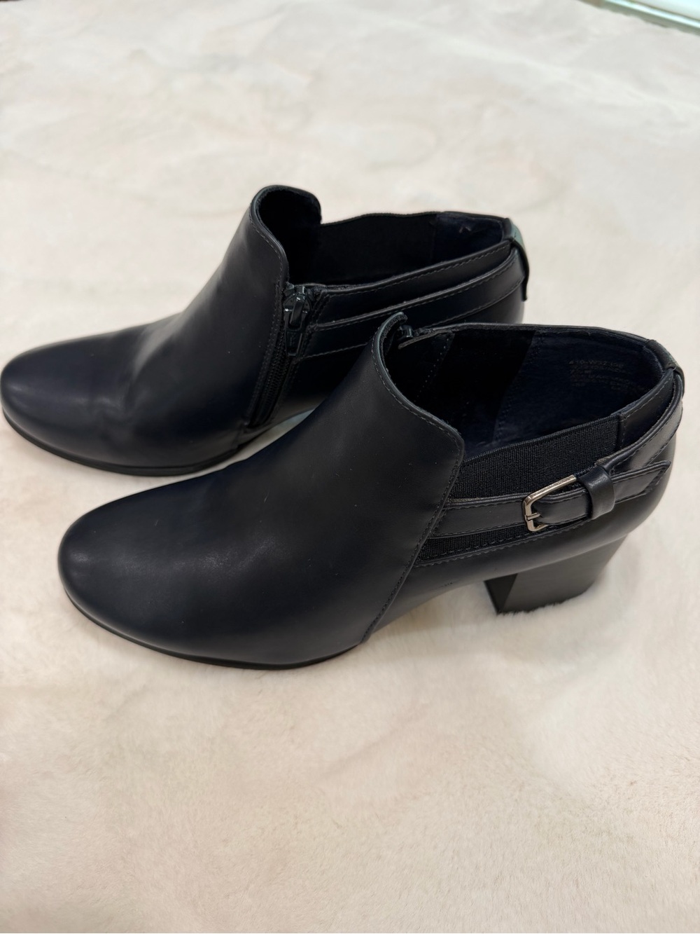 White Mountain Navy Blue Faux Leather Ankle Booties with Low Block Heel Size 7.5